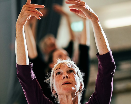 Rambert evening ballet class. Photo by Alex Harvey